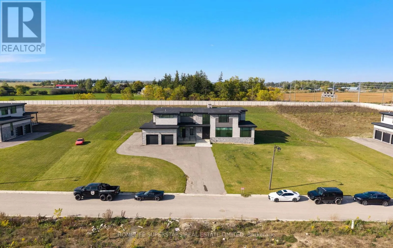 32 SUGARBUSH COURT