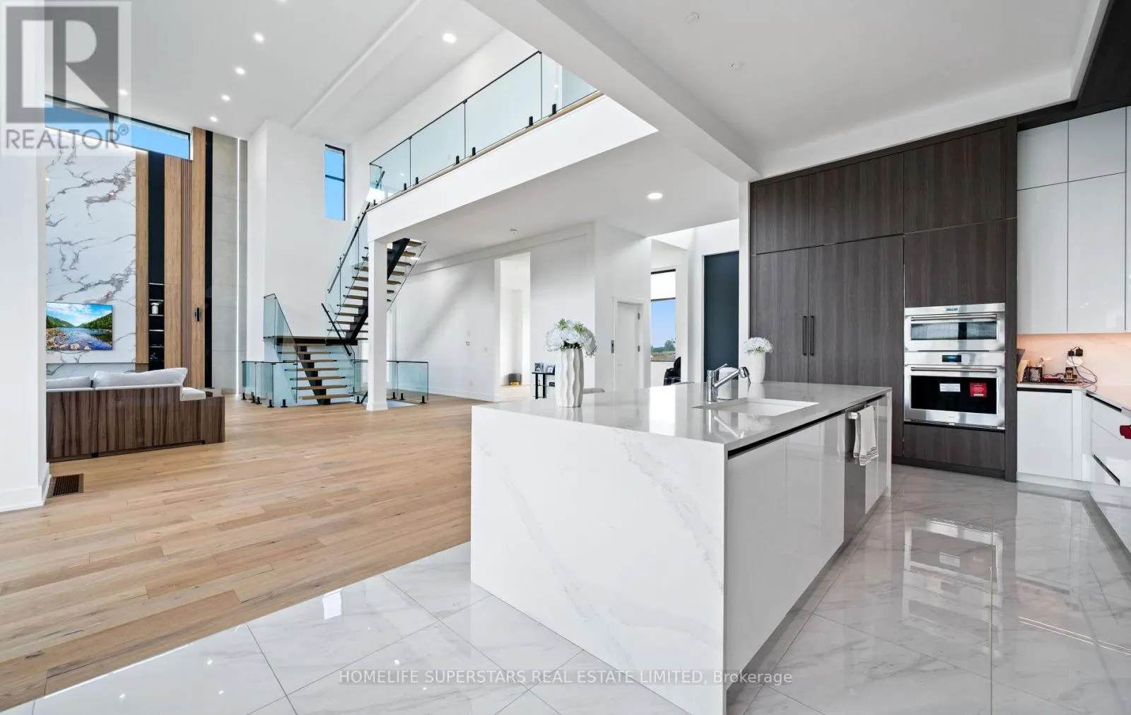 32 SUGARBUSH COURT