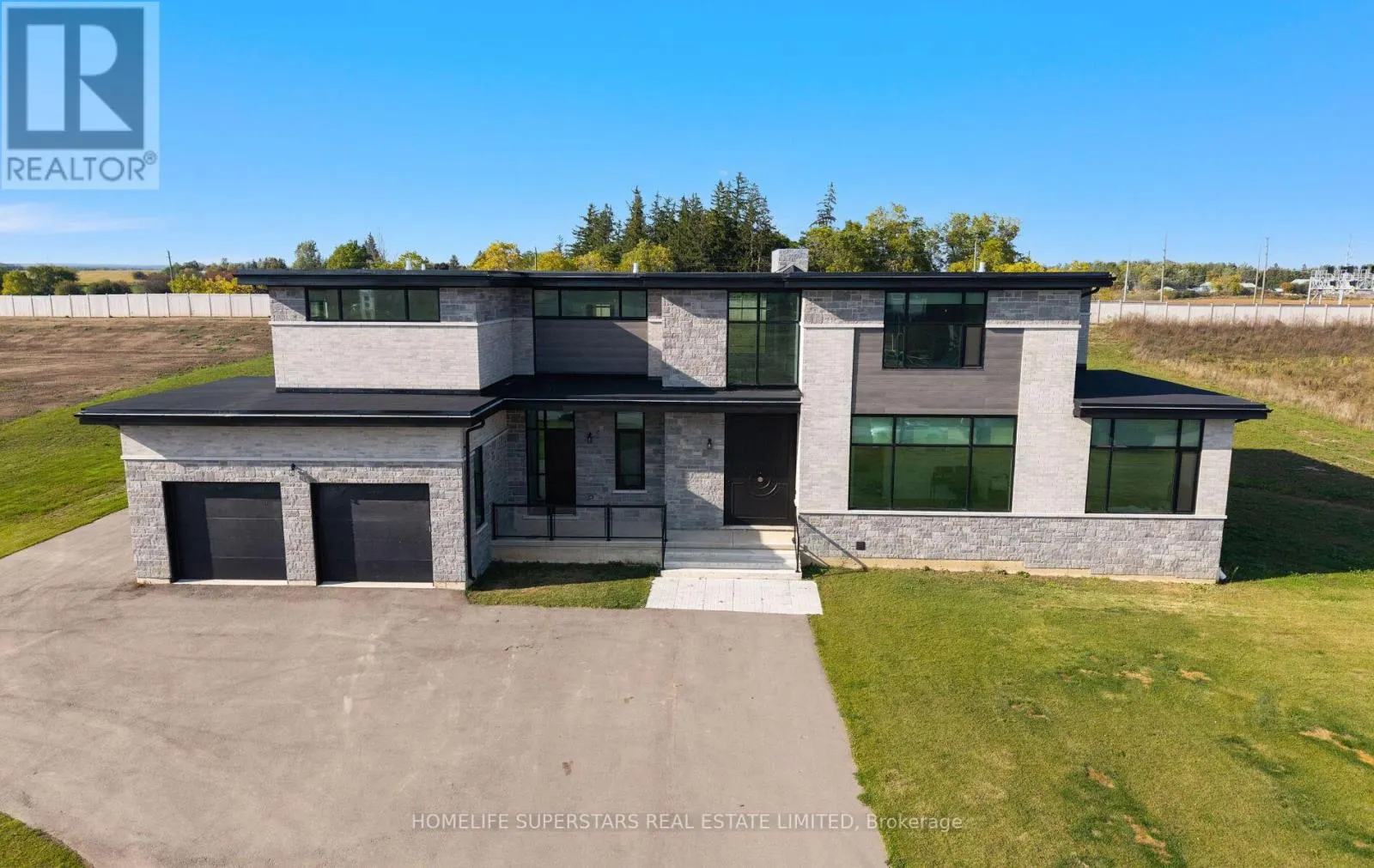 32 SUGARBUSH COURT
