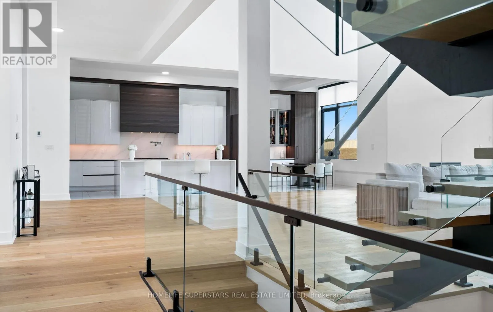 32 SUGARBUSH COURT