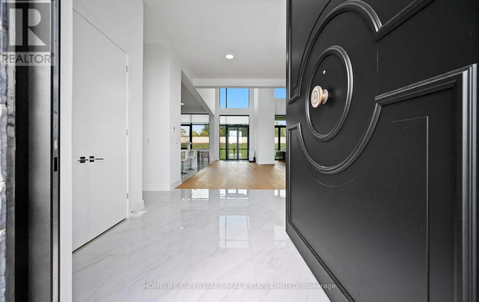 32 SUGARBUSH COURT