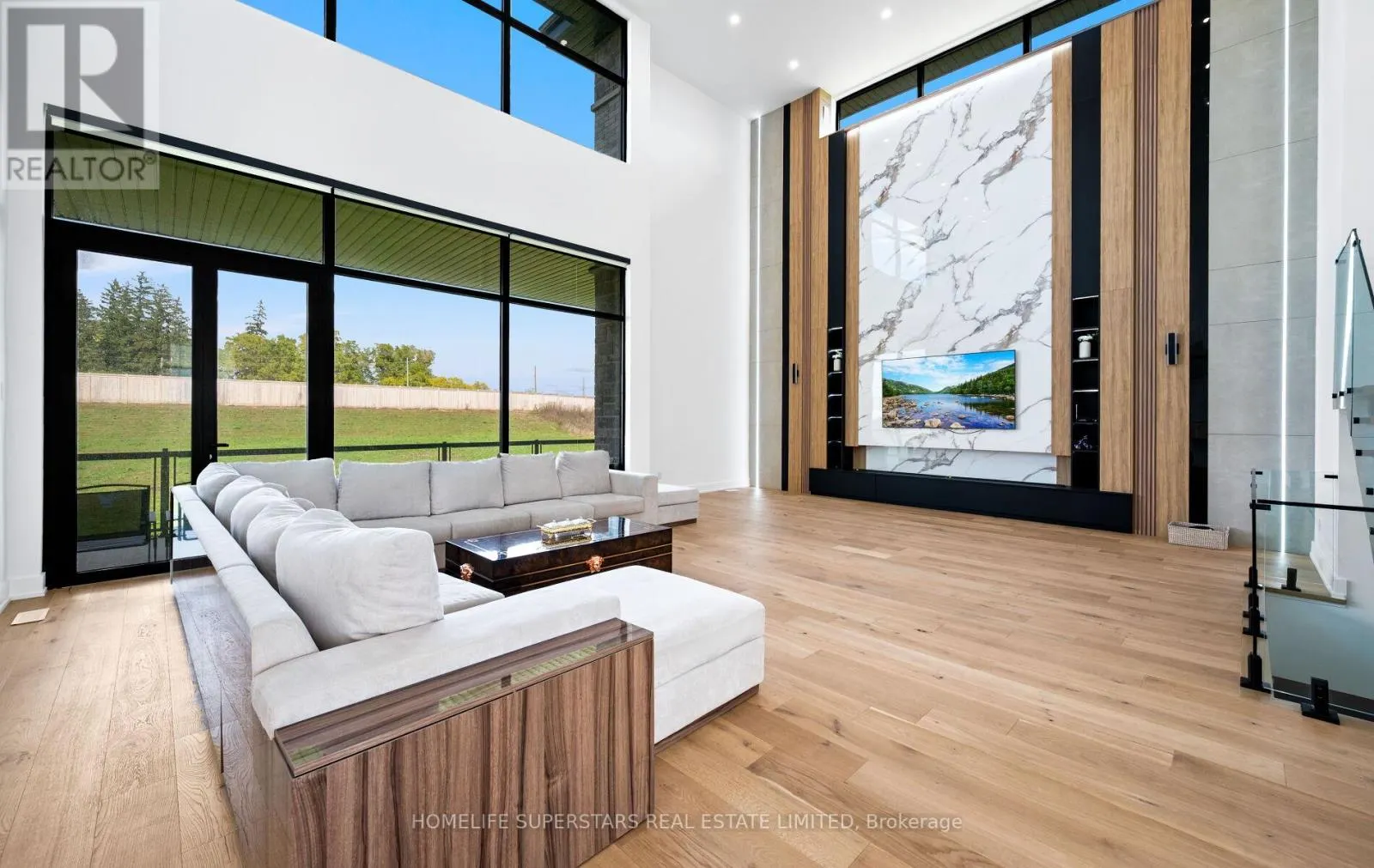 32 SUGARBUSH COURT