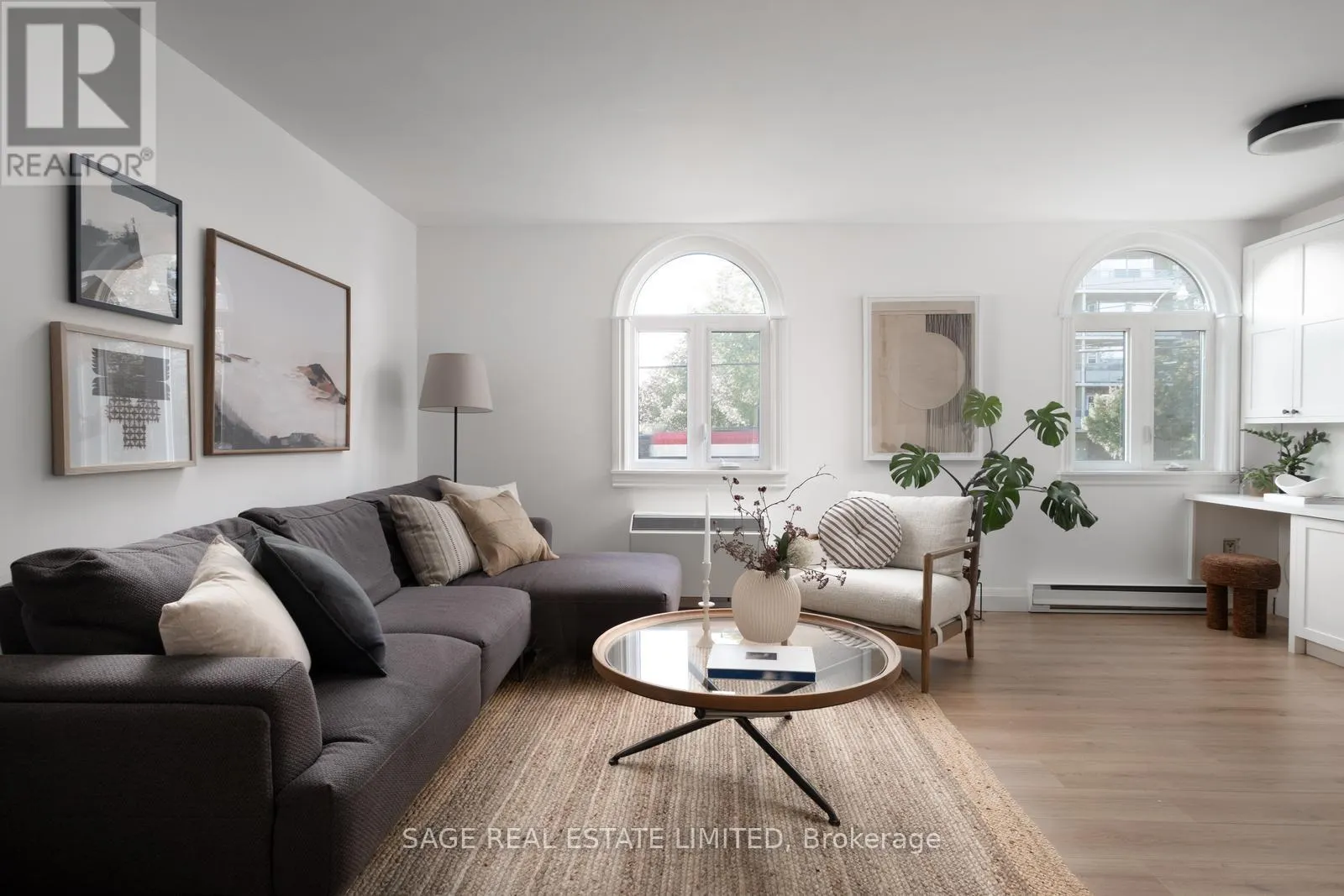 21 - 1250 KING STREET W