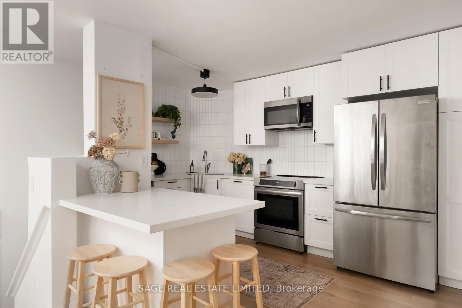 21 - 1250 KING STREET W