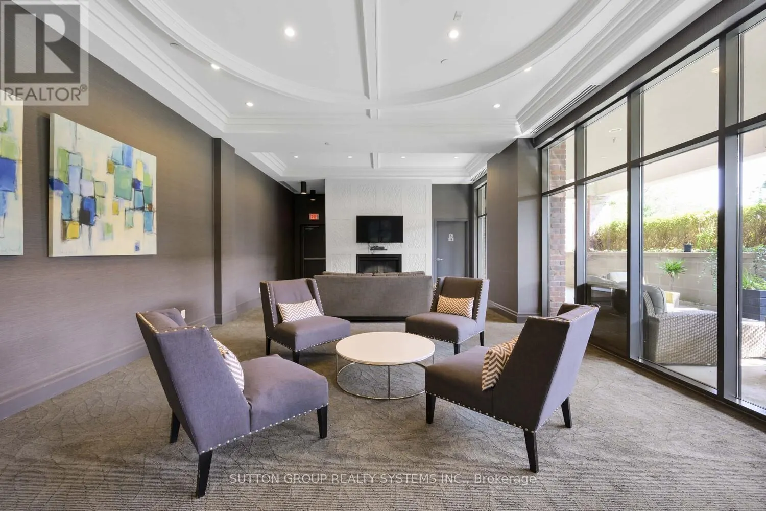 212 - 3563 LAKE SHORE BOULEVARD W
