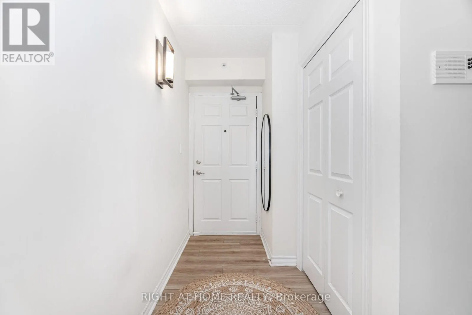 311 - 1370 MAIN STREET E