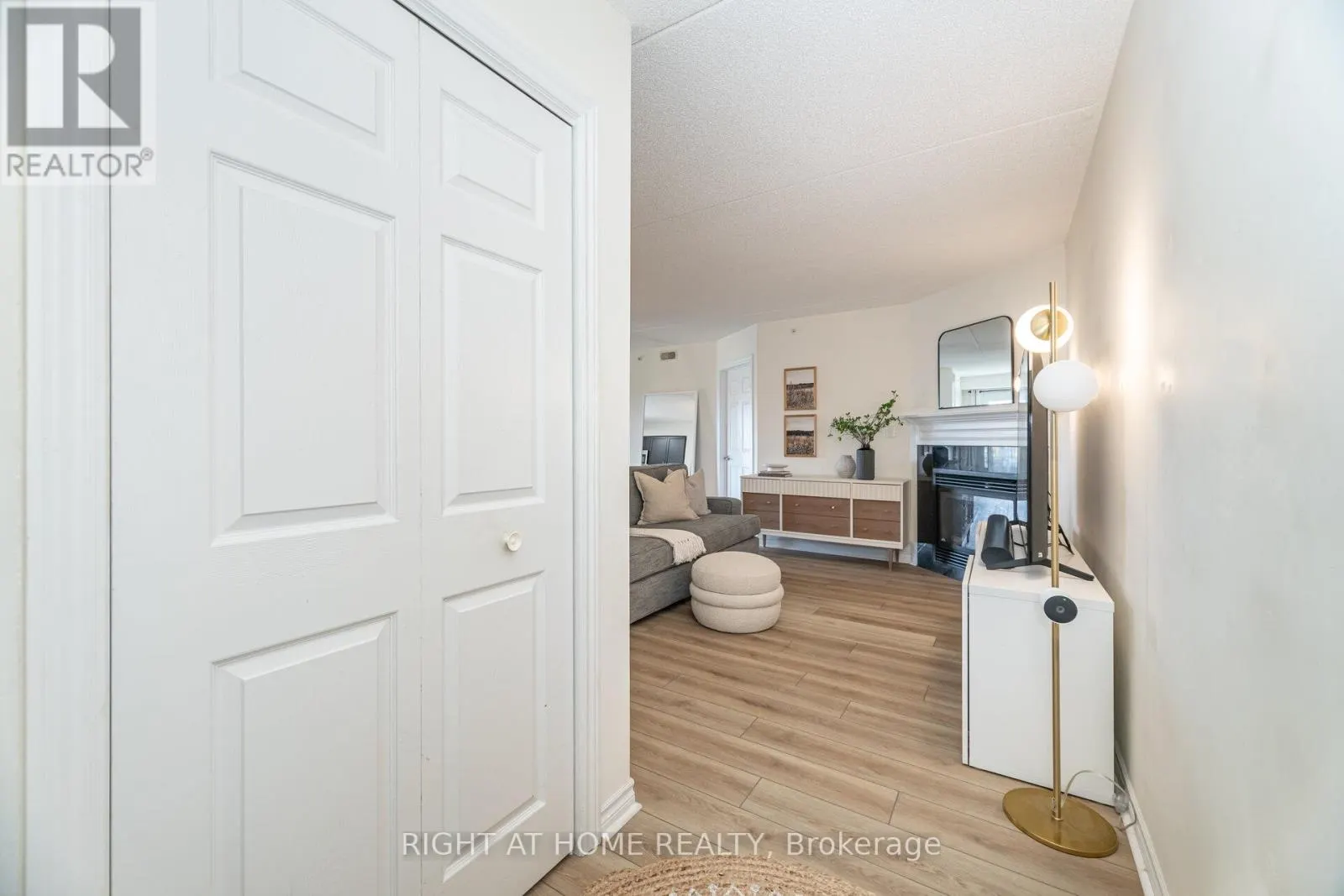 311 - 1370 MAIN STREET E