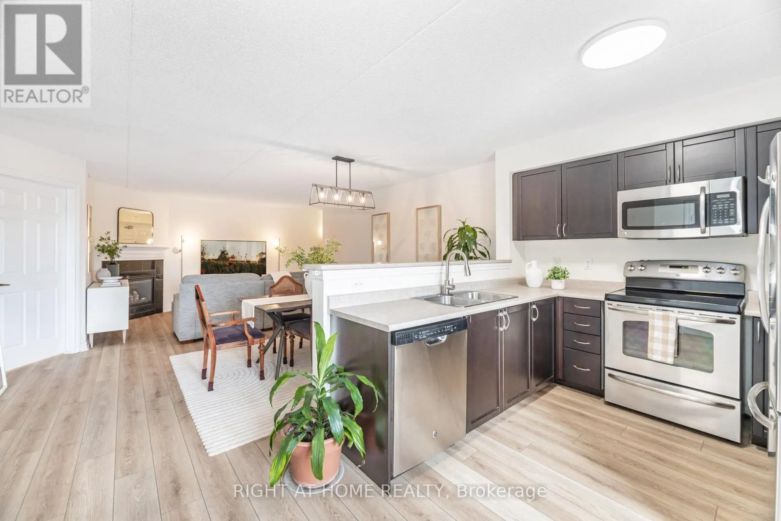 311 - 1370 MAIN STREET E
