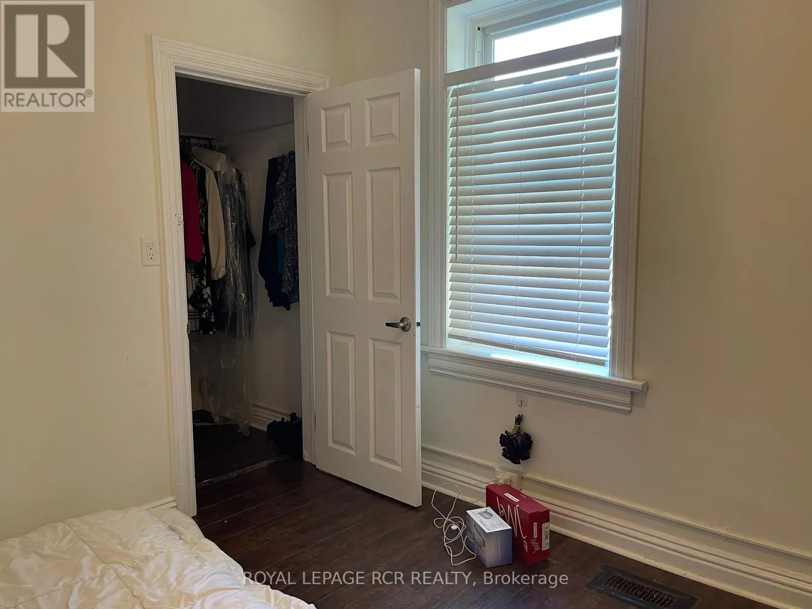 UPPER - 124 POPLAR AVENUE