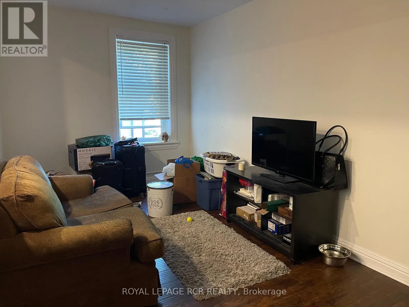 UPPER - 124 POPLAR AVENUE