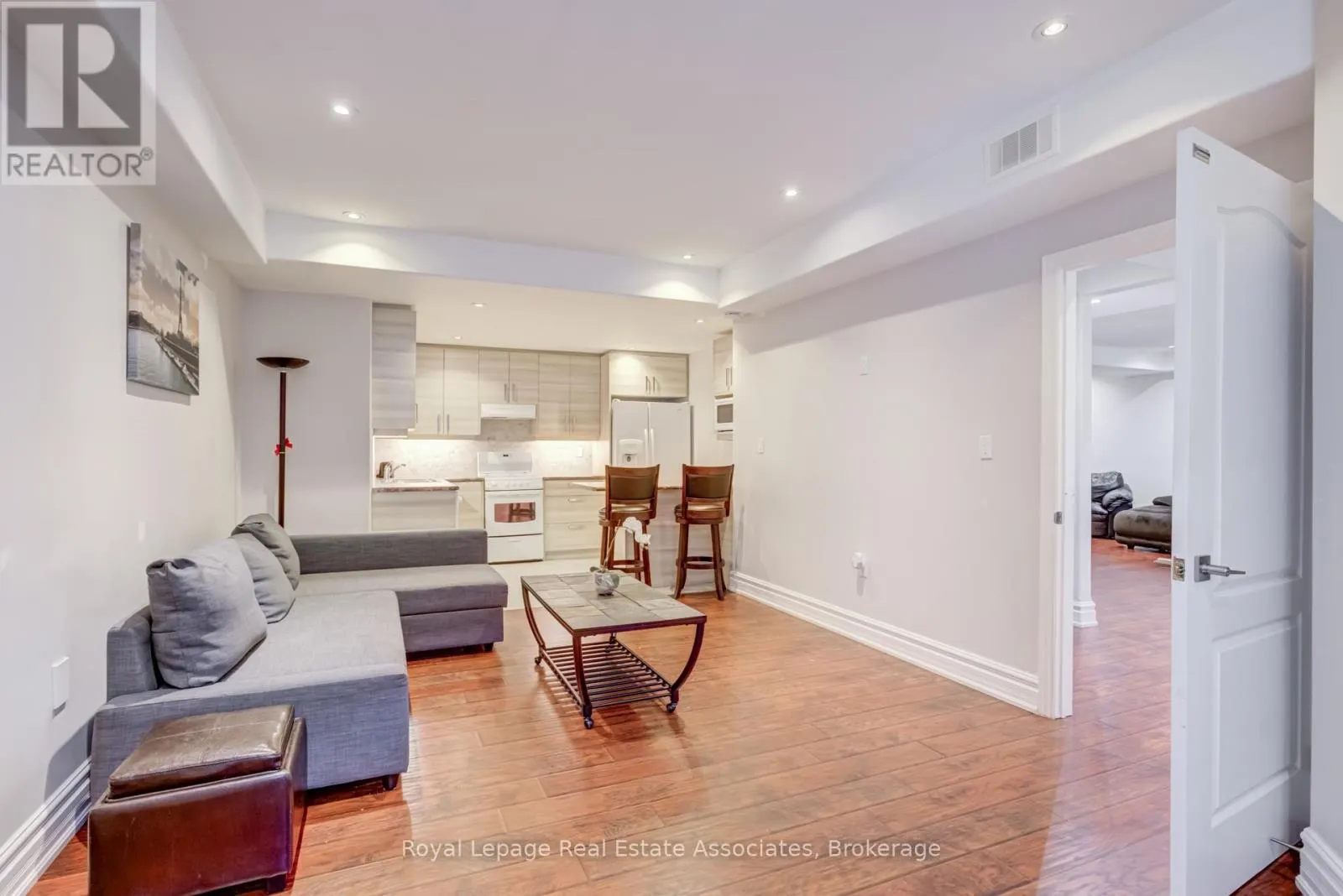 20 CANNINGTON CRESCENT