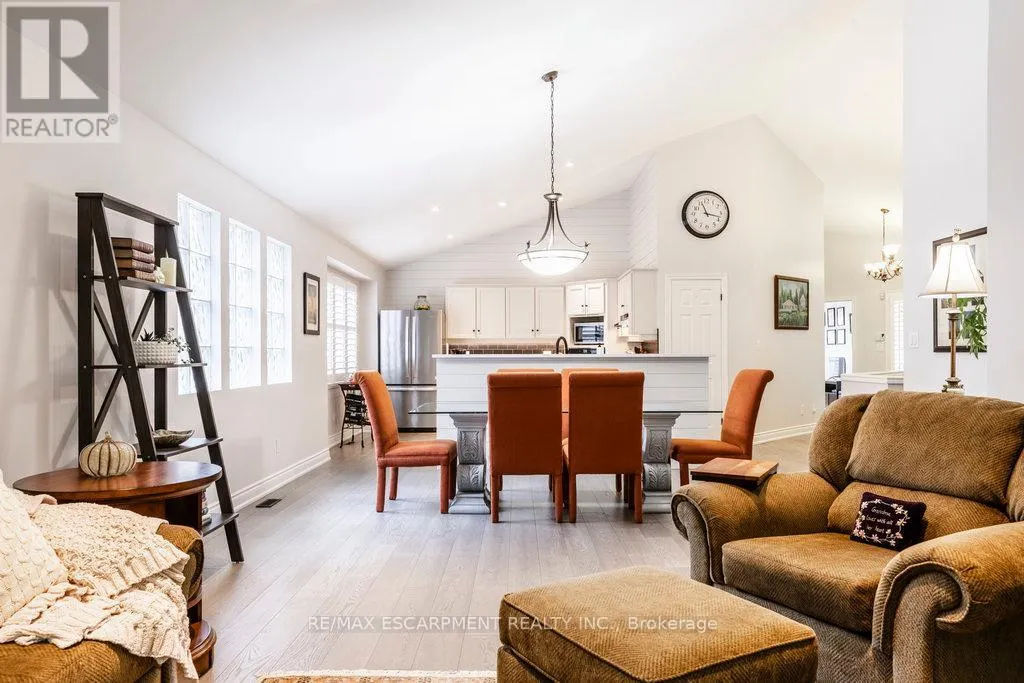 2 - 1095 SKYVIEW DRIVE