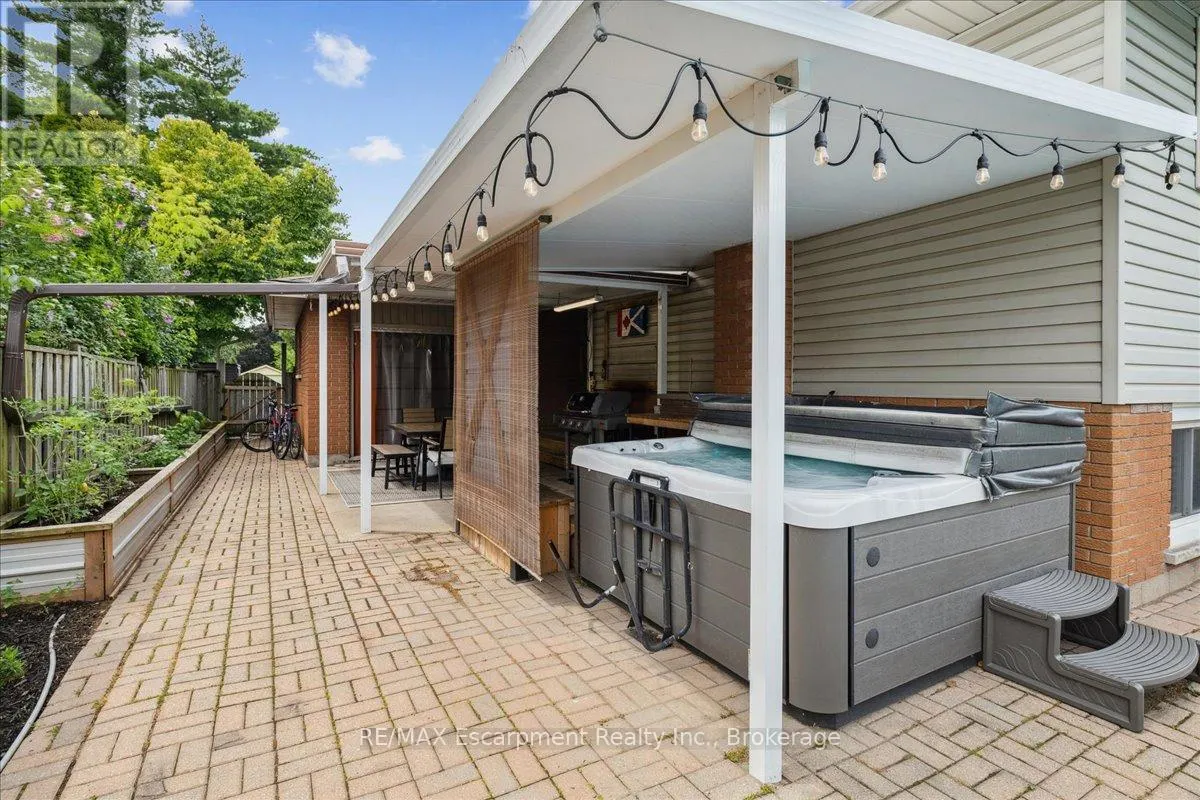 755 PARKER CRESCENT