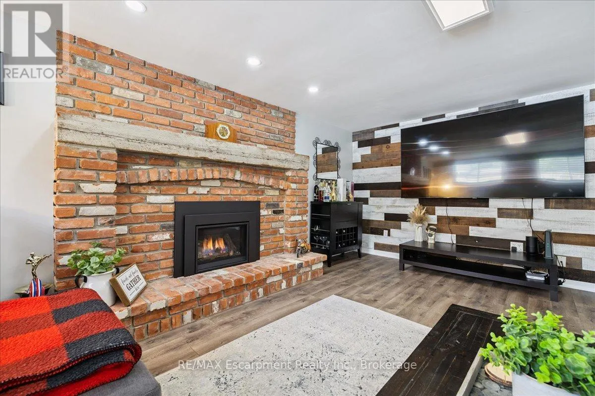 755 PARKER CRESCENT