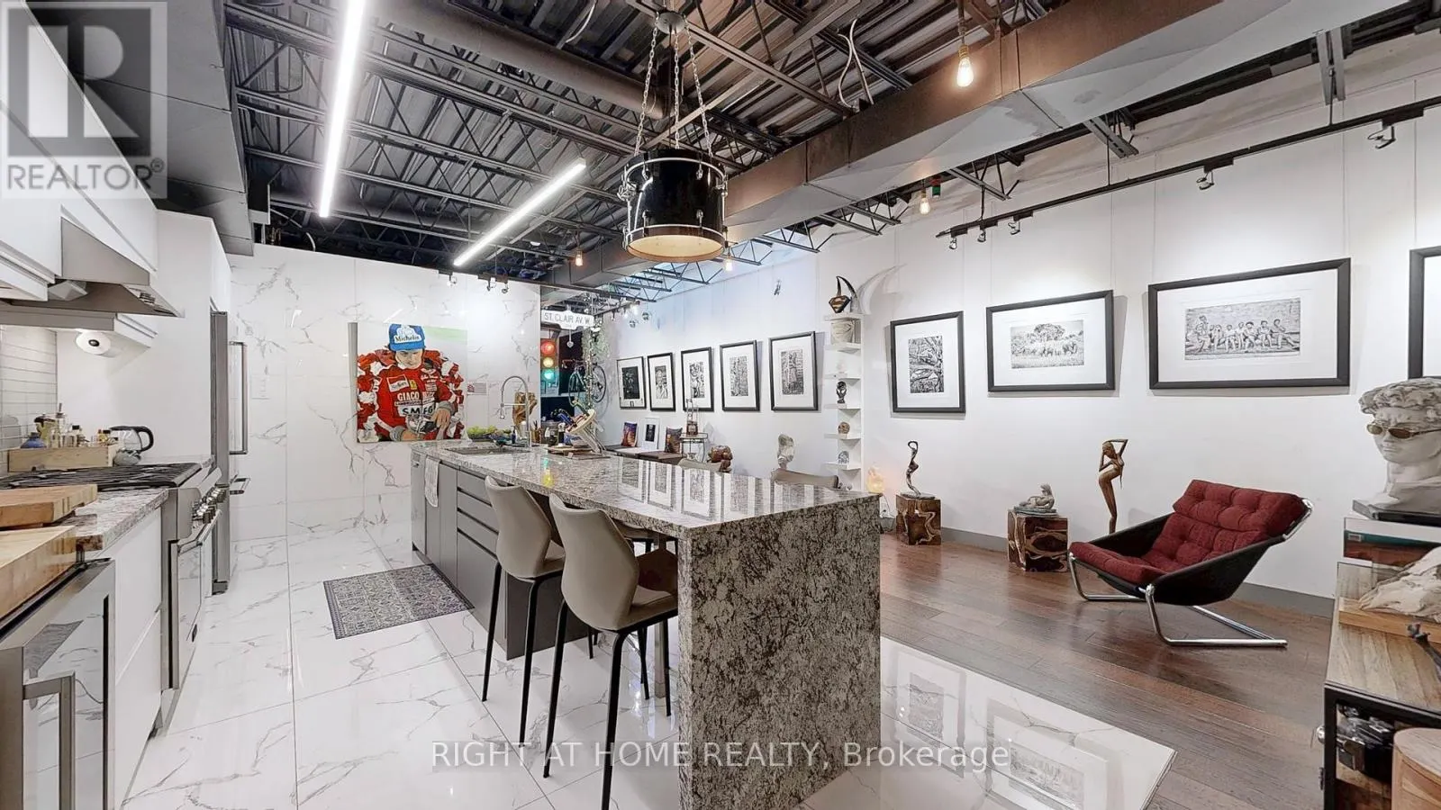 2400 ST CLAIR AVENUE W