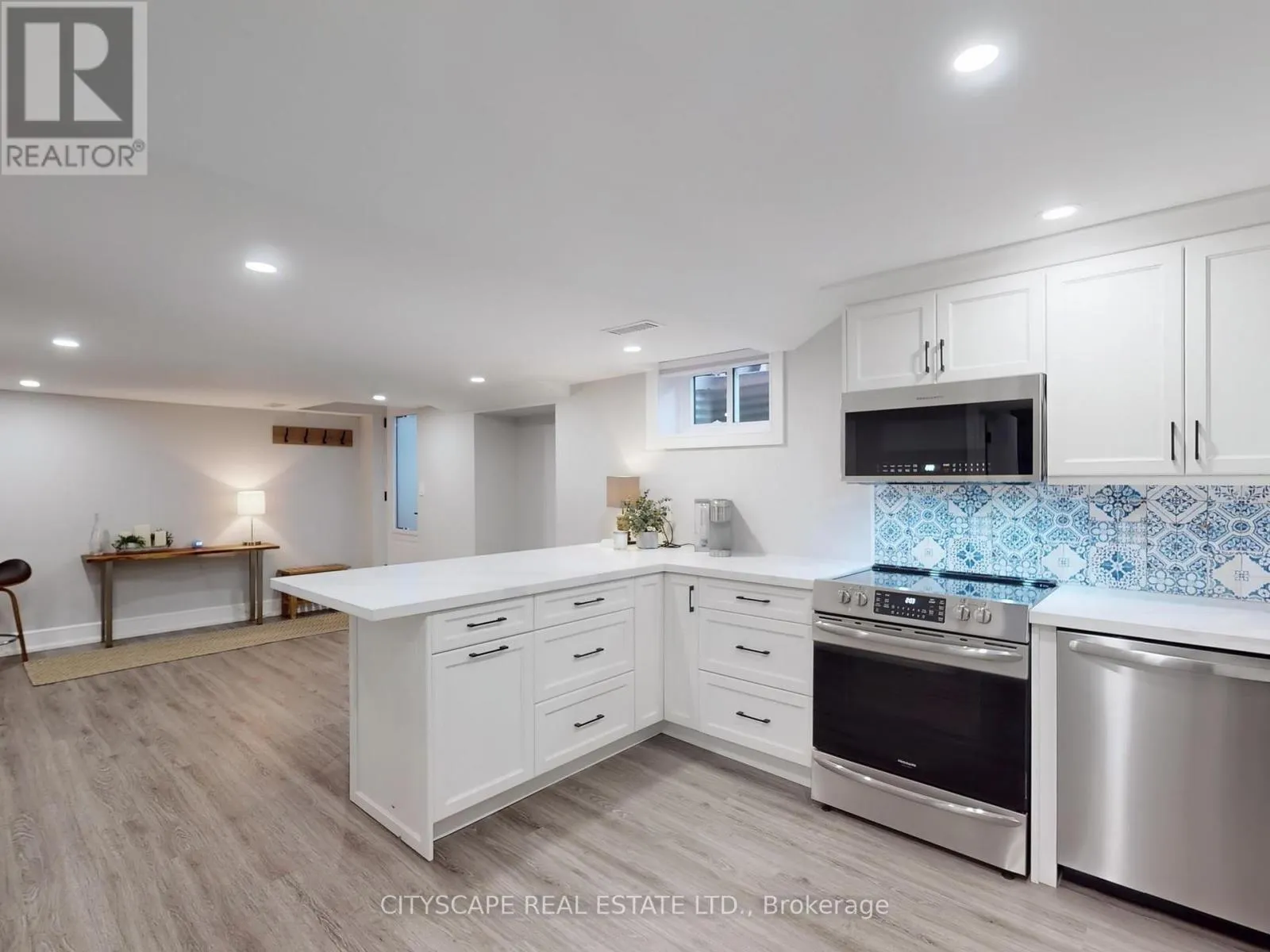 2585 KENNA COURT