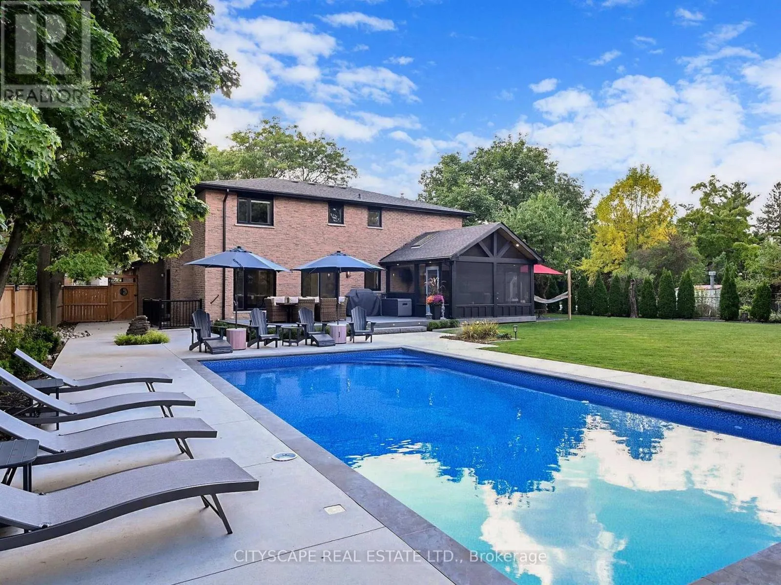 2585 KENNA COURT