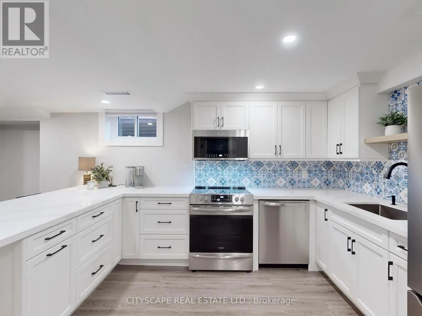 2585 KENNA COURT