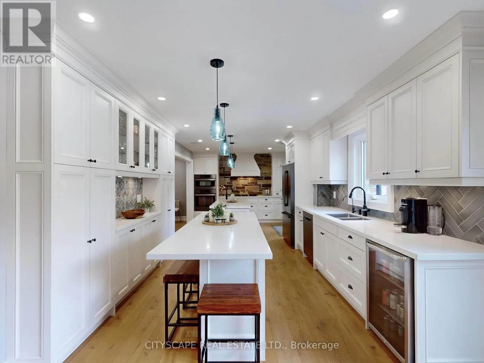 2585 KENNA COURT