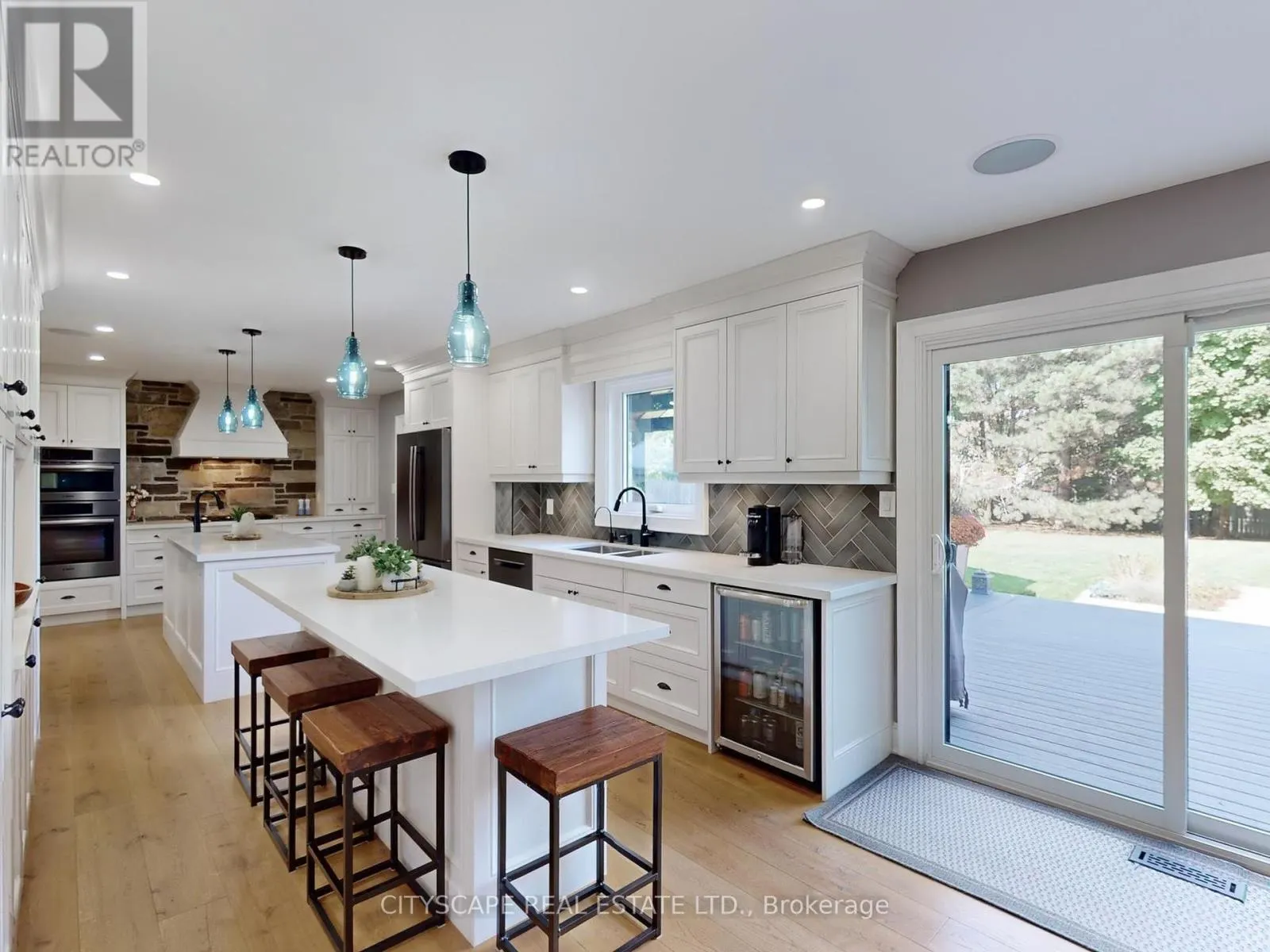 2585 KENNA COURT