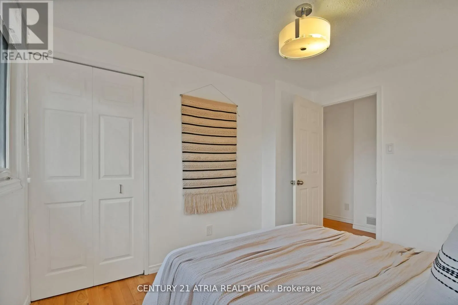 3222 HORNBEAM CRESCENT