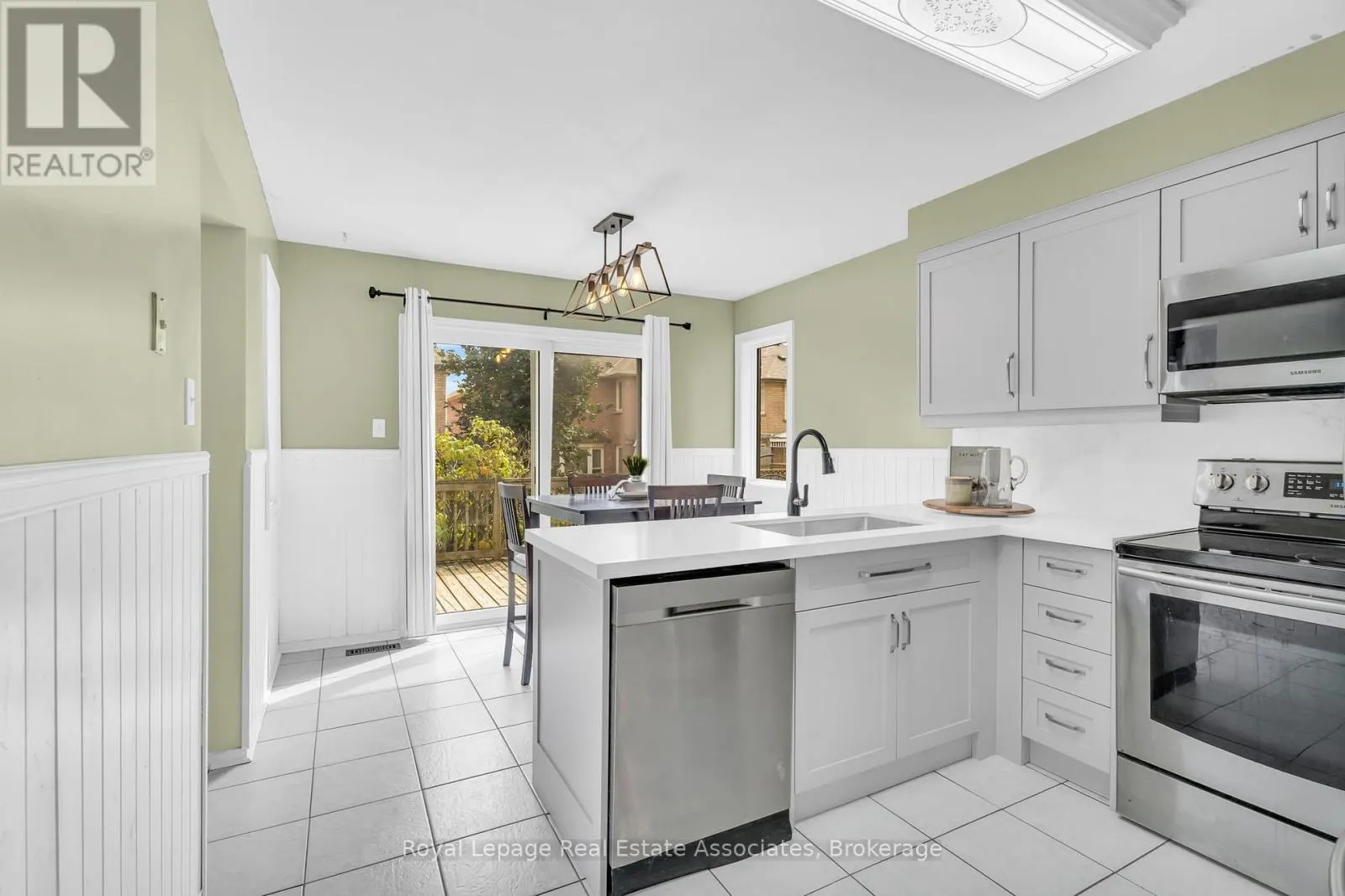 59 CHEVIOT CRESCENT