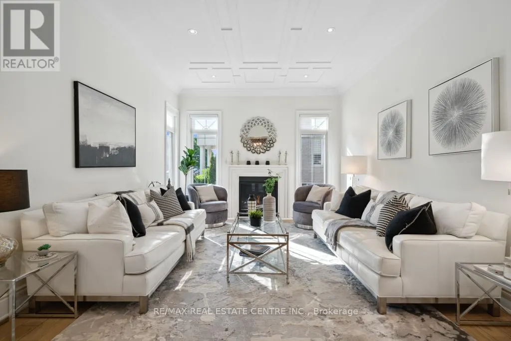 10 CROWN FOREST COURT