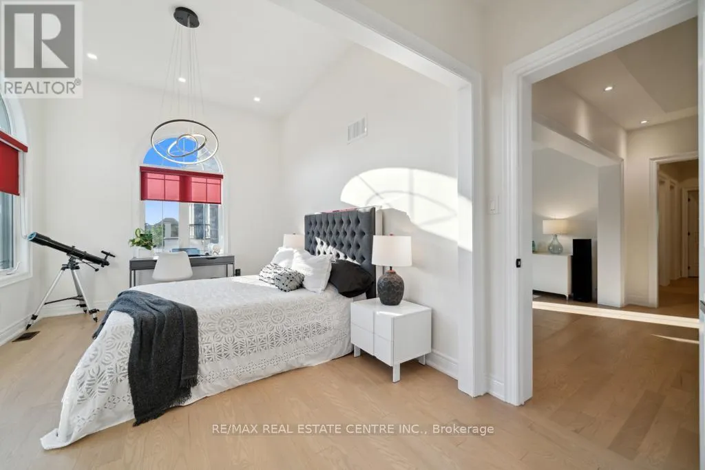10 CROWN FOREST COURT