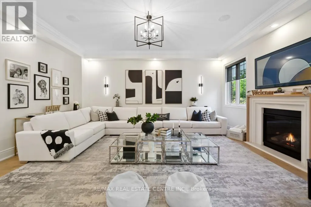 10 CROWN FOREST COURT