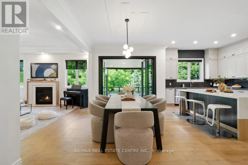 10 CROWN FOREST COURT