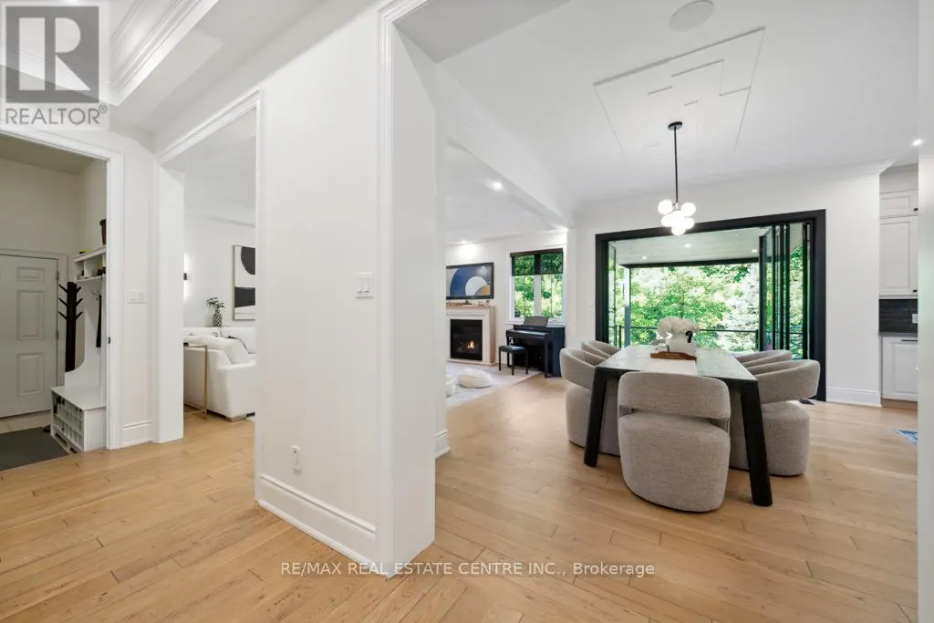10 CROWN FOREST COURT