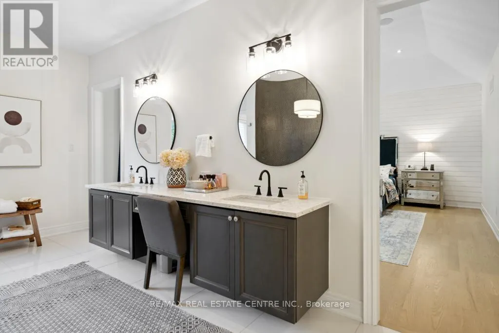 10 CROWN FOREST COURT