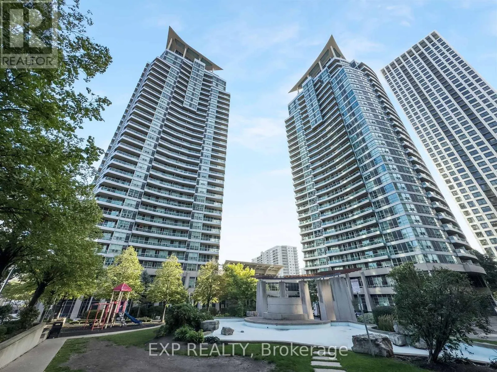 1005 - 1 ELM DRIVE W