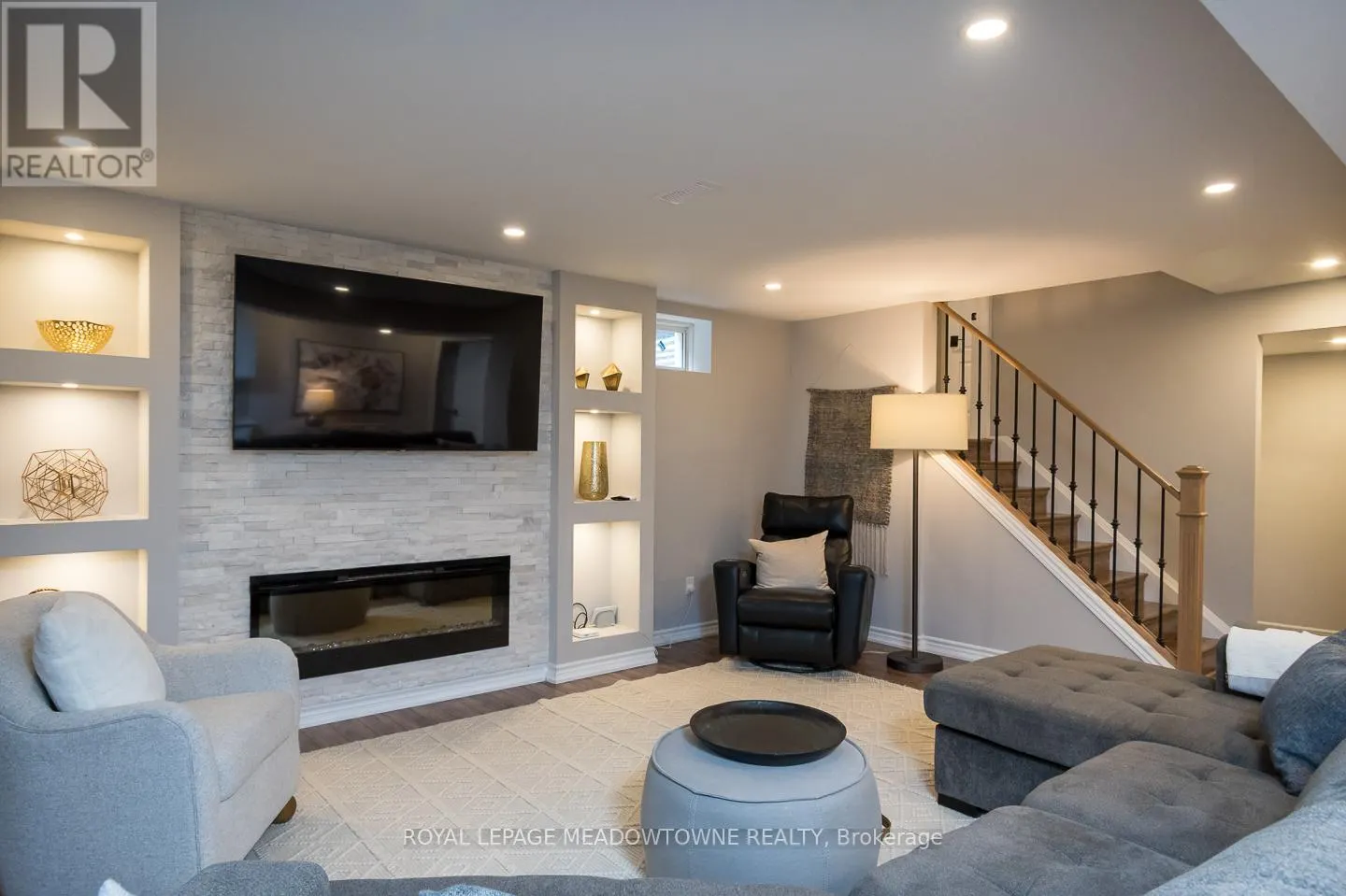 476 LAUNDON TERRACE