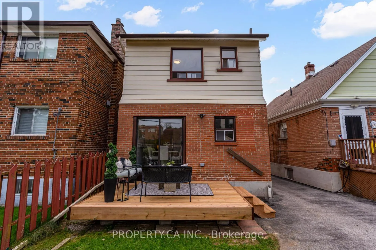 14 WARREN CRESCENT
