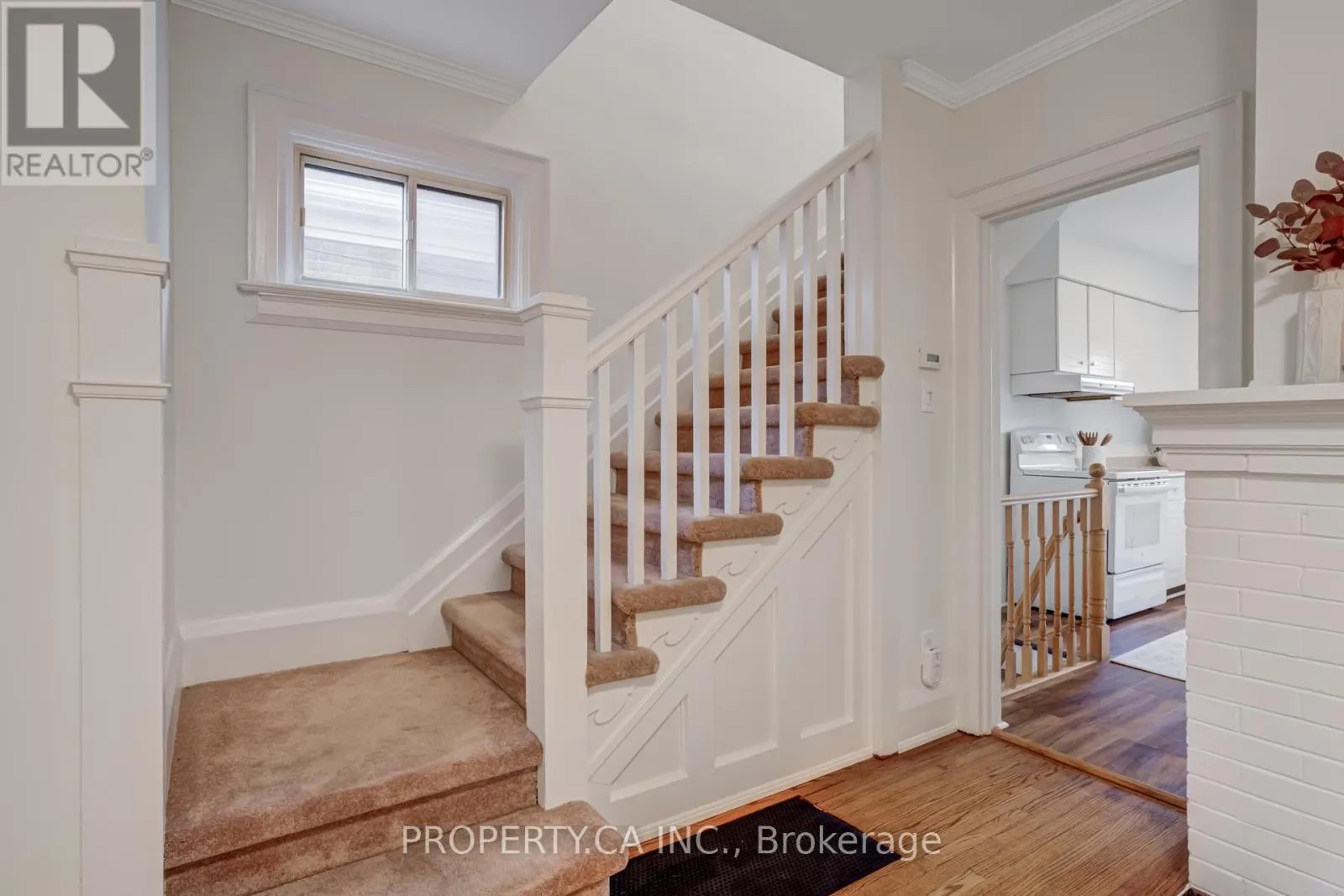 14 WARREN CRESCENT