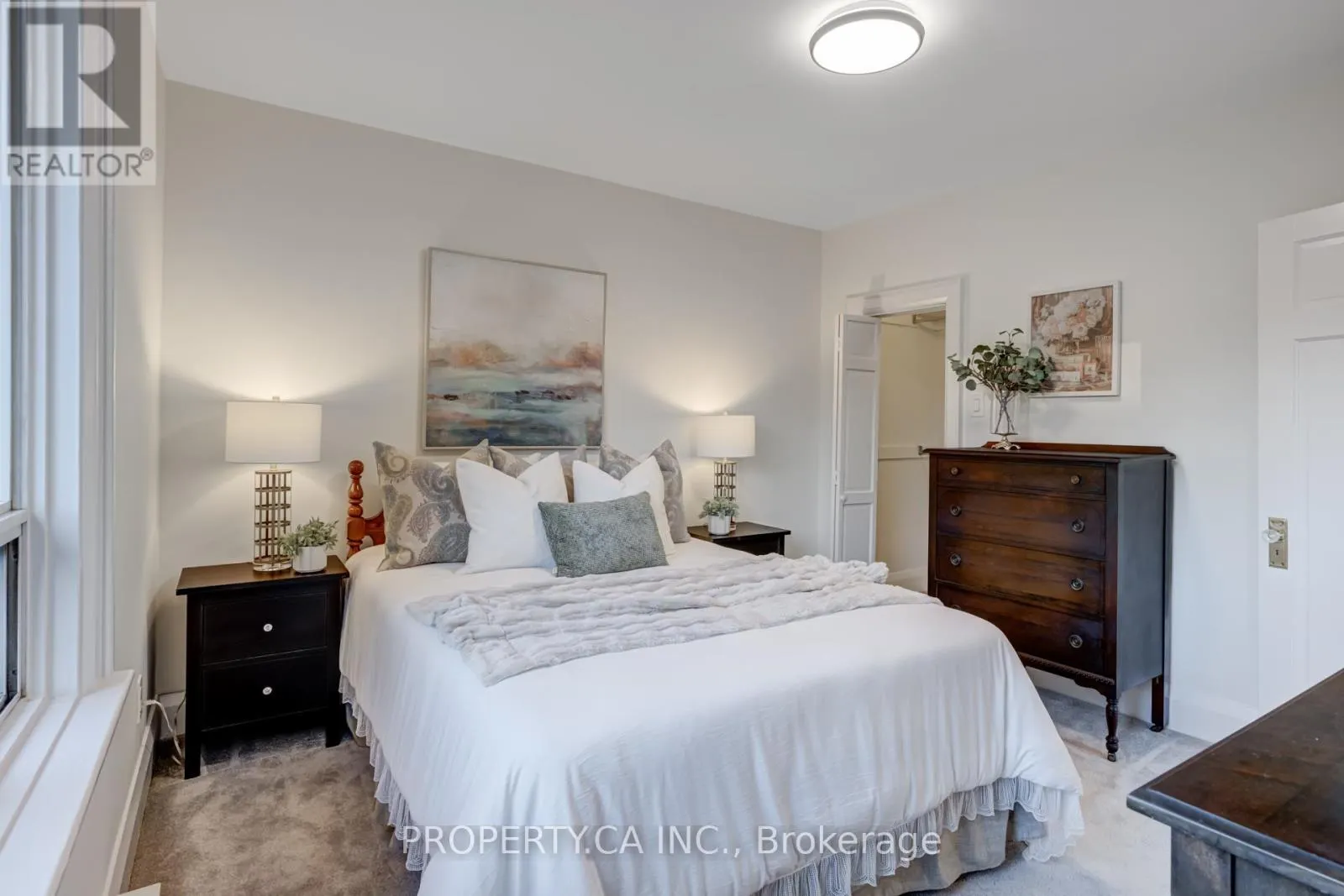 14 WARREN CRESCENT