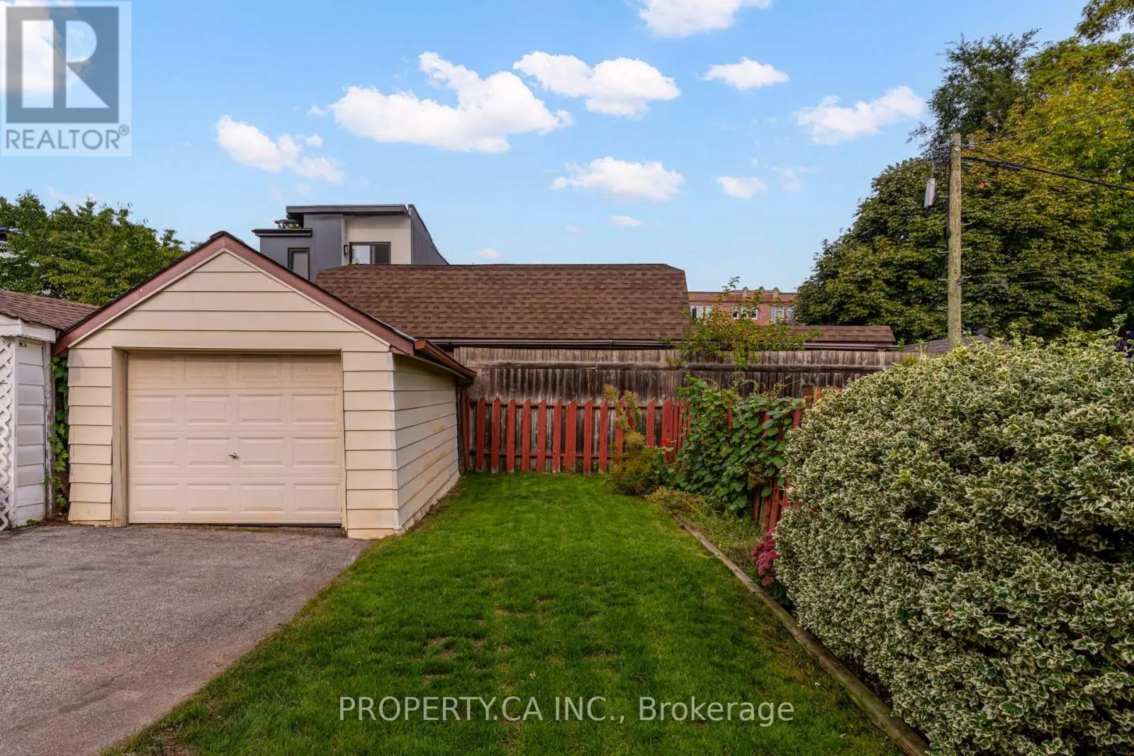 14 WARREN CRESCENT