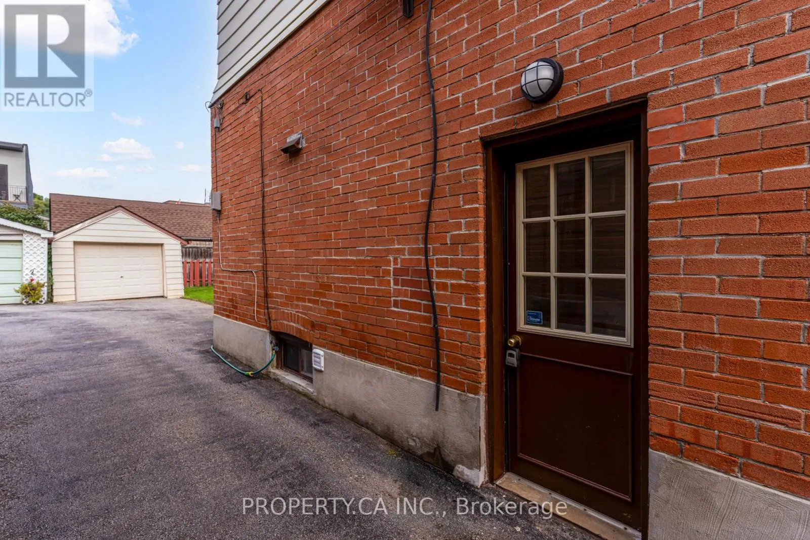 14 WARREN CRESCENT
