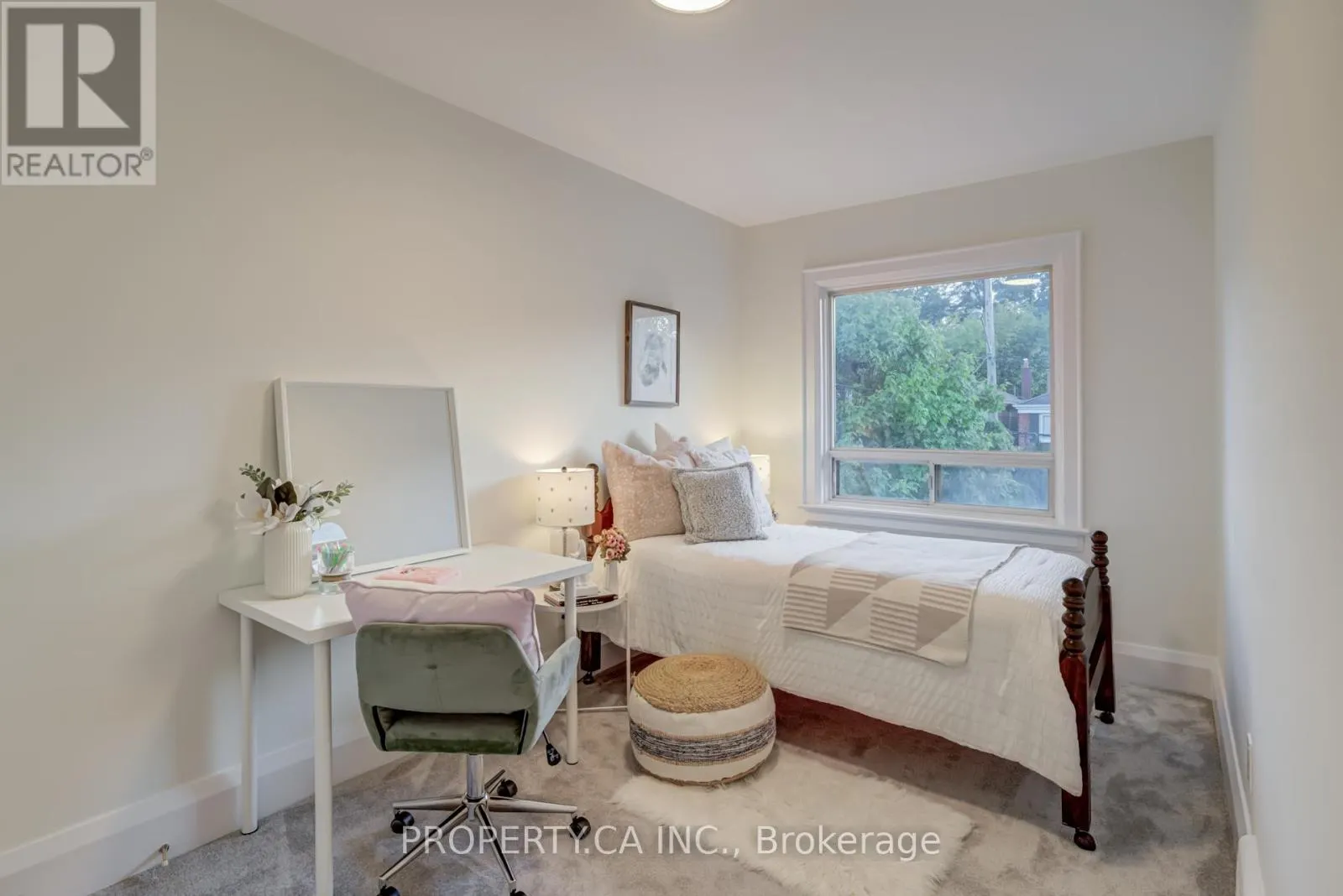 14 WARREN CRESCENT