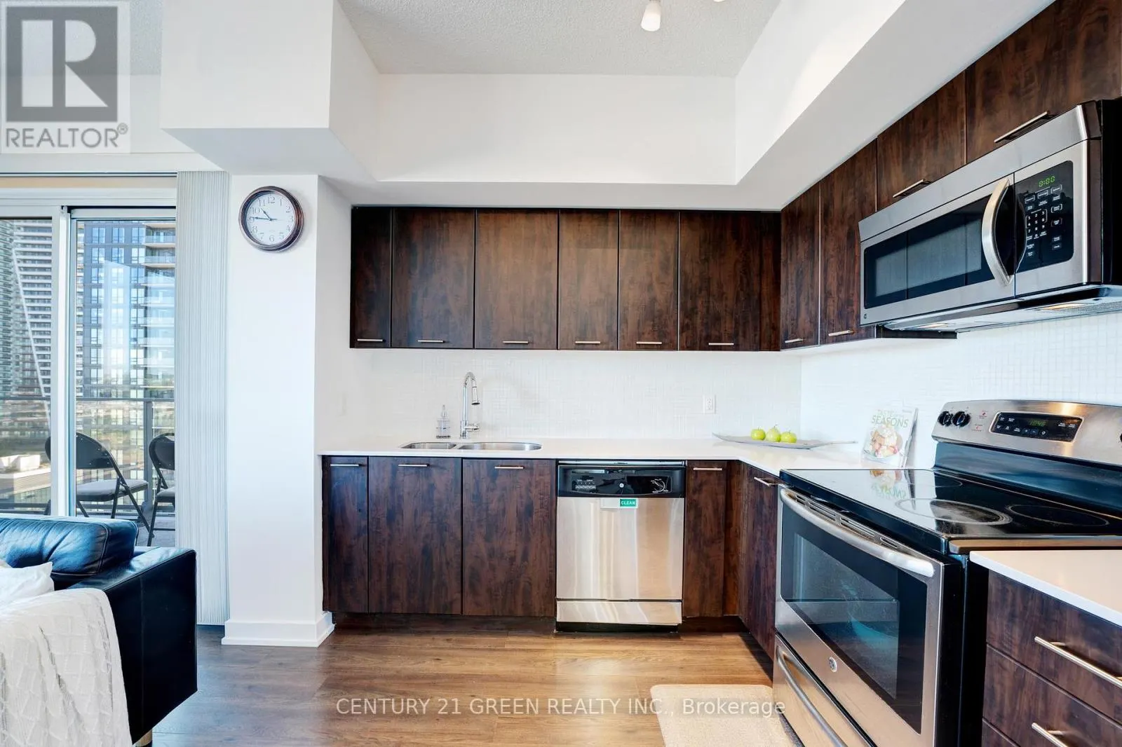 1707 - 2220 LAKE SHORE BOULEVARD W