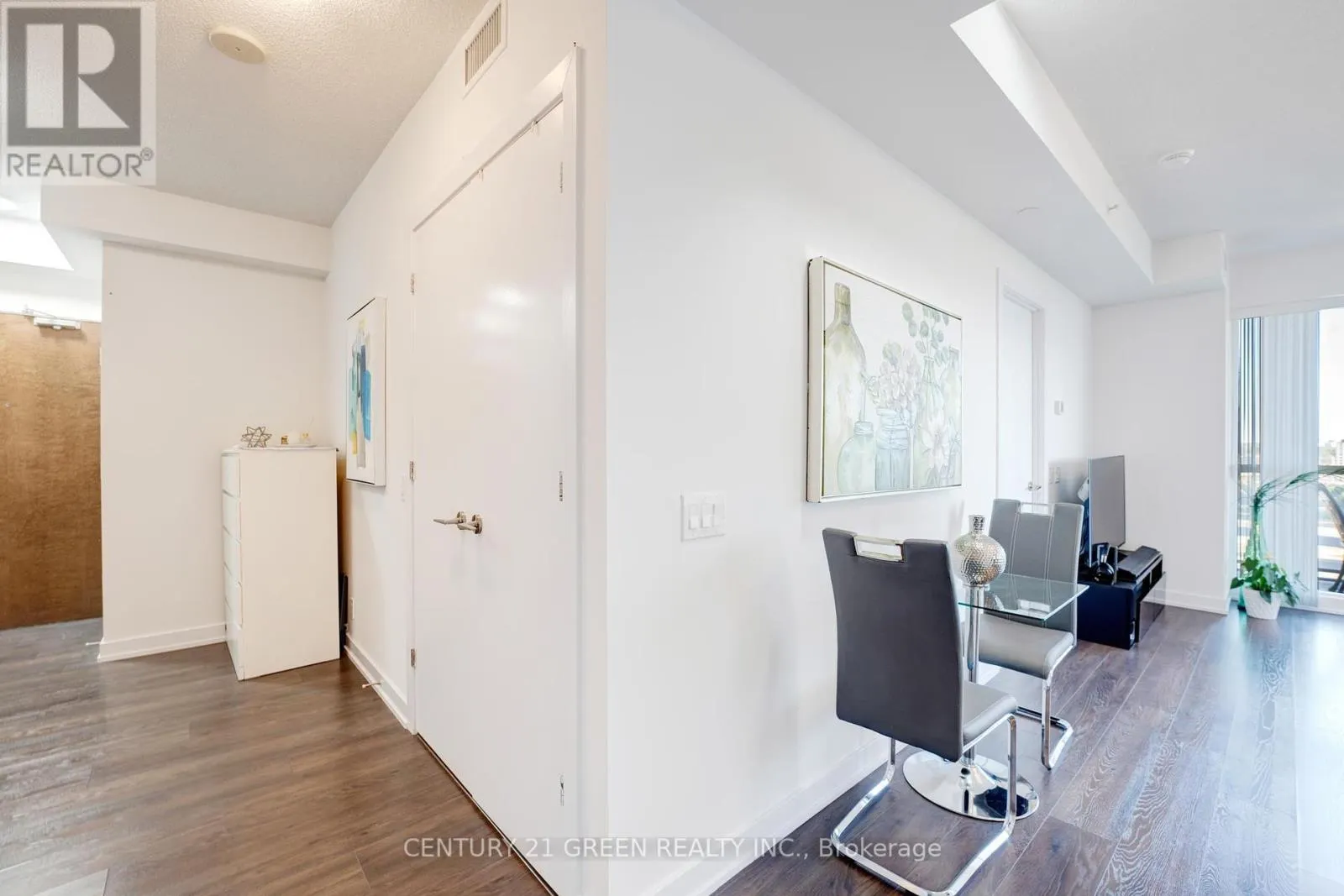 1707 - 2220 LAKE SHORE BOULEVARD W