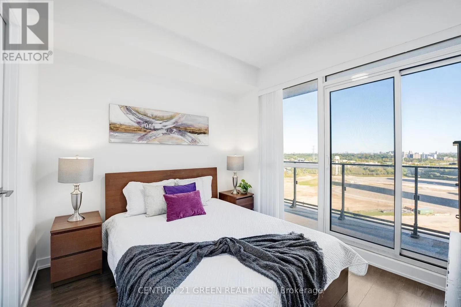 1707 - 2220 LAKE SHORE BOULEVARD W
