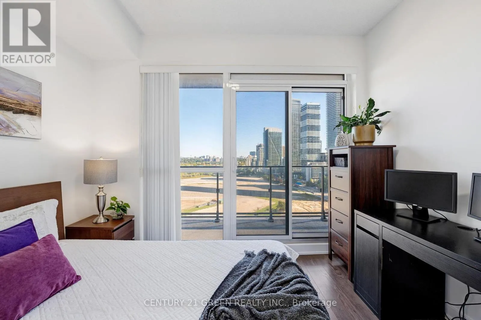 1707 - 2220 LAKE SHORE BOULEVARD W
