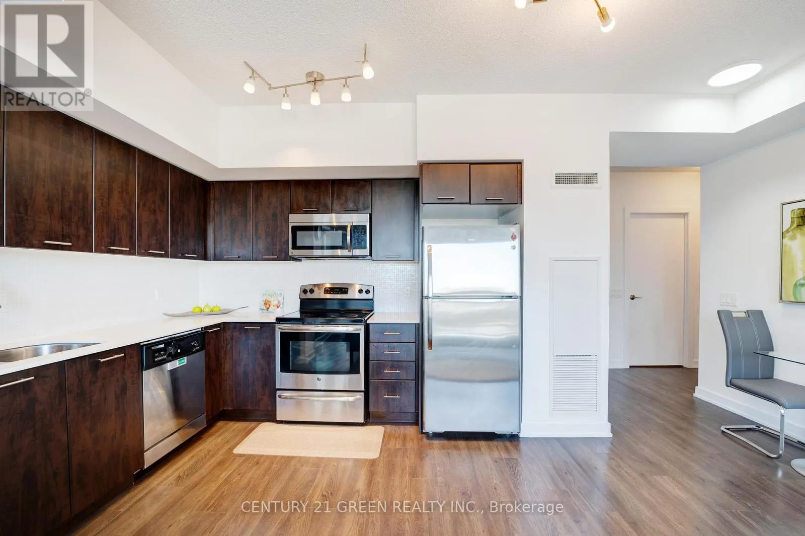 1707 - 2220 LAKE SHORE BOULEVARD W
