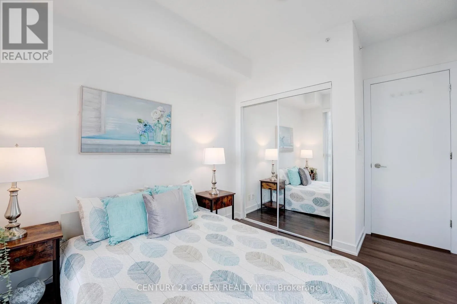 1707 - 2220 LAKE SHORE BOULEVARD W