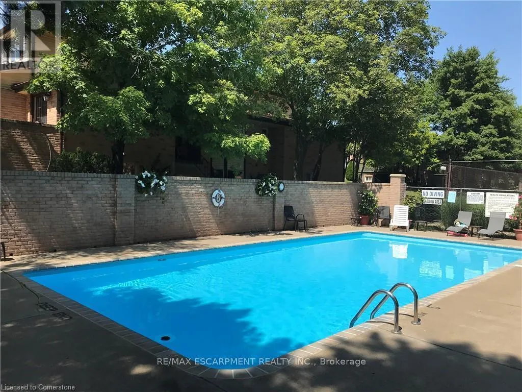 6 - 1508 UPPER MIDDLE ROAD