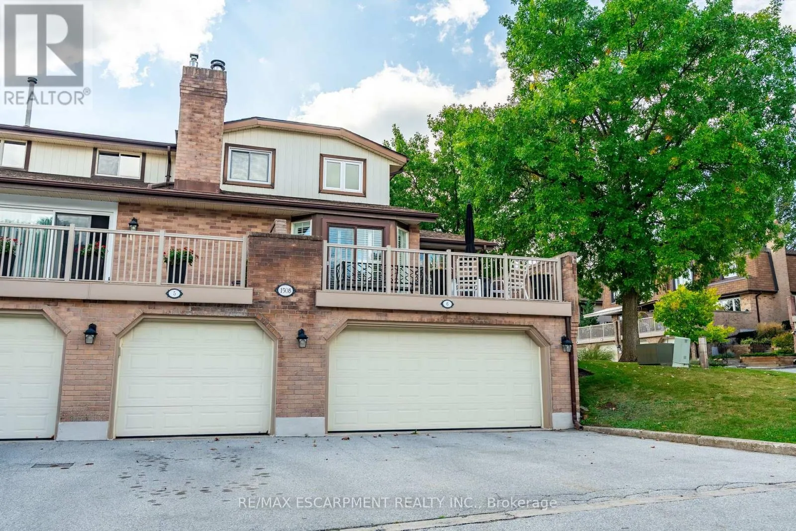 6 - 1508 UPPER MIDDLE ROAD