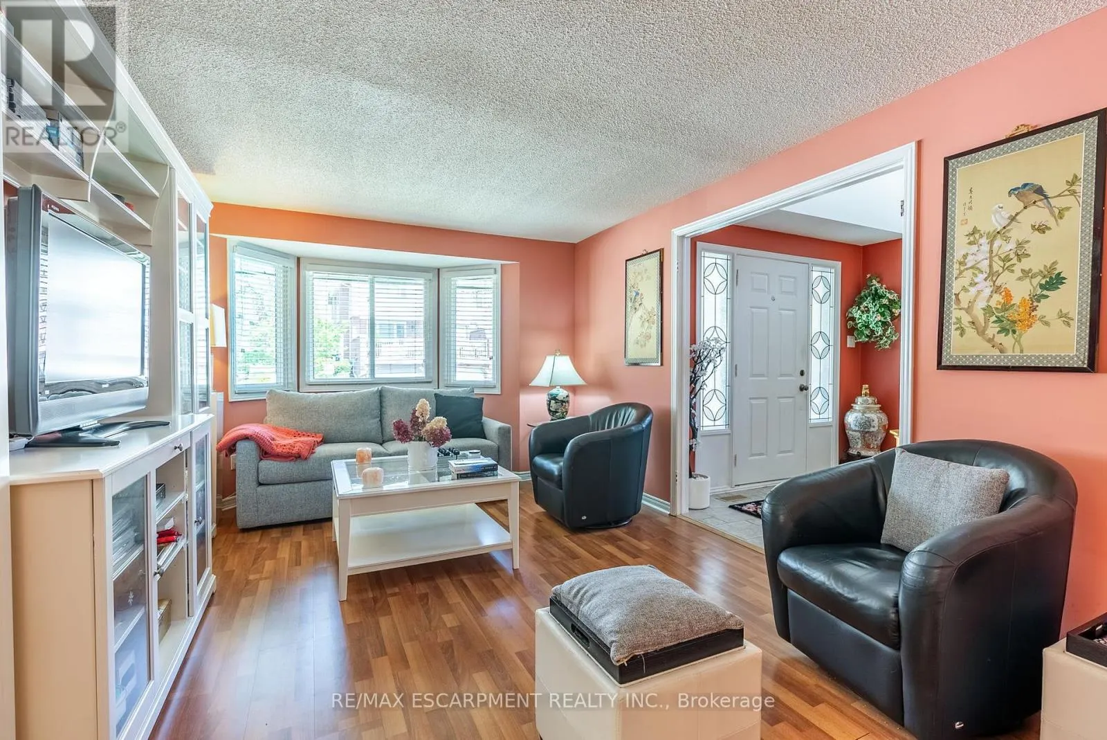 6 - 1508 UPPER MIDDLE ROAD