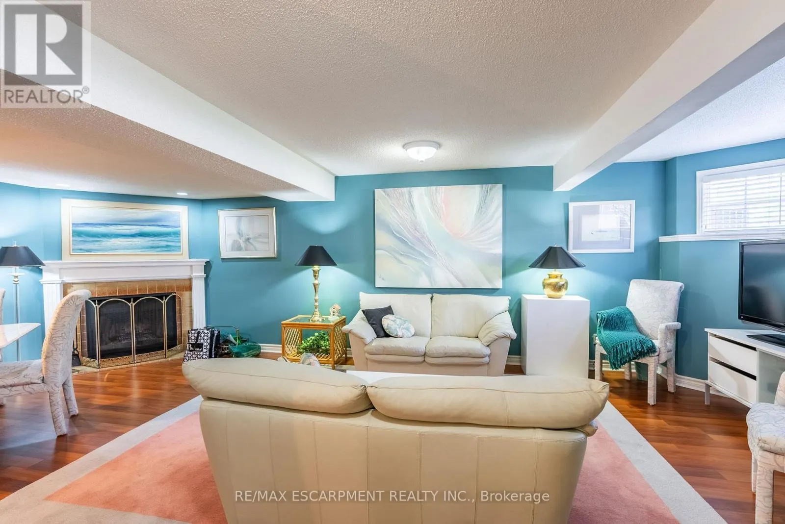 6 - 1508 UPPER MIDDLE ROAD